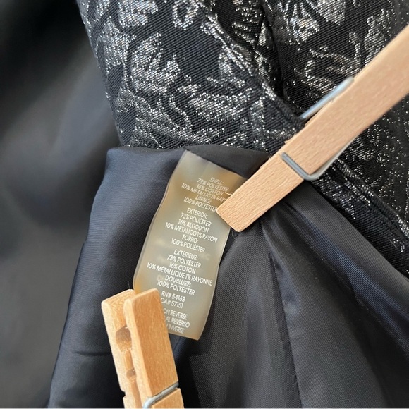 NWT Calvin Klein Gorgeous Black/Silver Floral Blazer, Size 6P - Picture 3 of 7